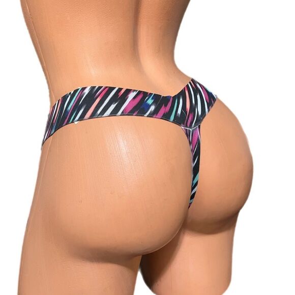Victoria’s Secret Pink Extra Low Rise thong panty logo on waist multicolor large - Picture 10 of 10